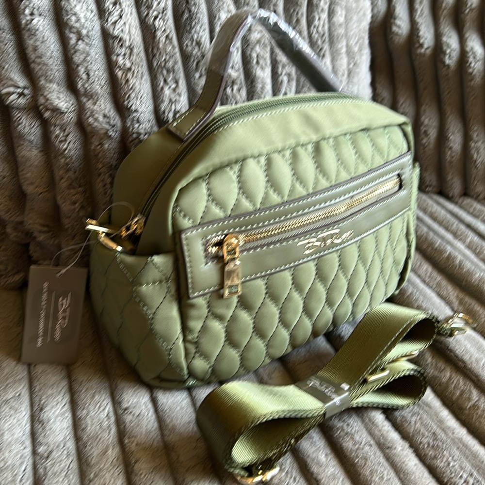 Bella Russo NWT Quilted 8.7” Crossbody Clutch Bag Olive Green 👜 🫒 💚